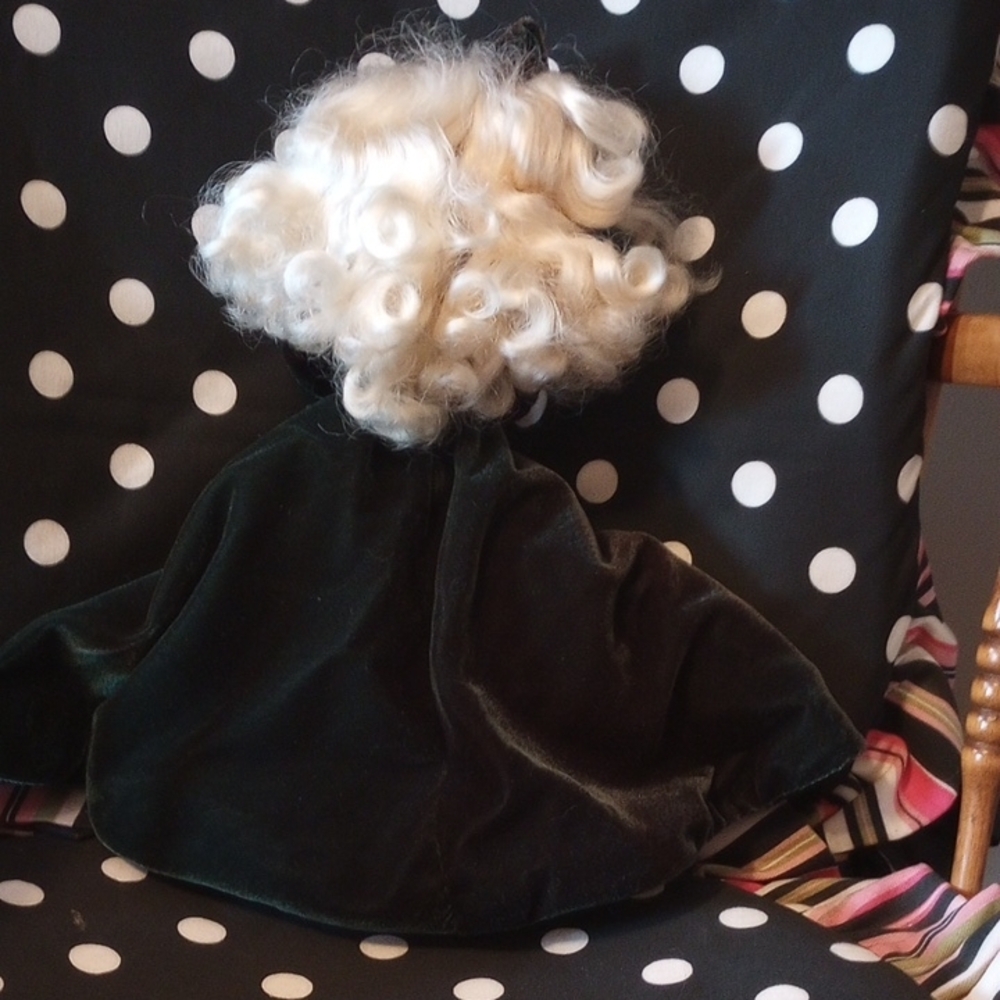 Elegant Barbie Doll with Green Velvet Gown - Picture 3 of 4